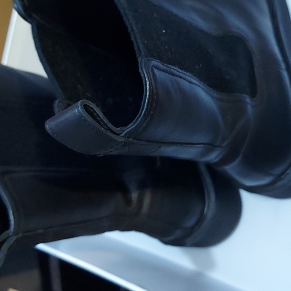 Vince Women's Brinton Flatform Booties. USED - Picture 11 of 11